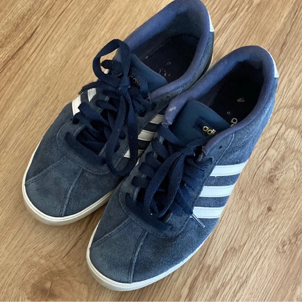 💙Adidas Navy Sneakers 💙 - Picture 3 of 8